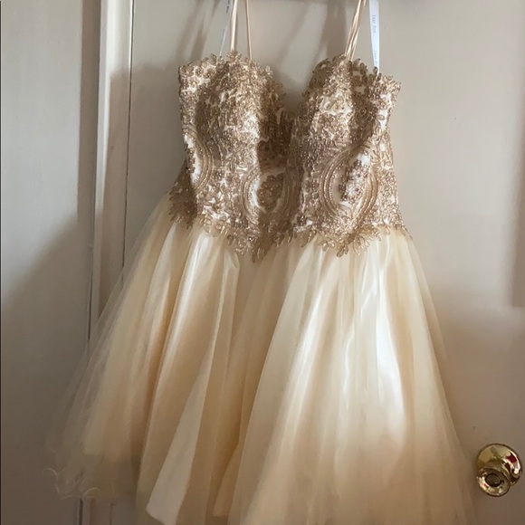 Dress - Picture 2 of 6